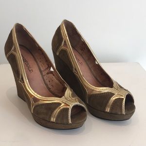 Rosegold Candace Suede Wedges brown and gold
